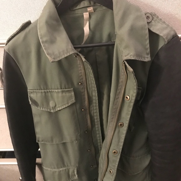 Army field jacket with 💯 % Leather sleeves 🔥🔥🔥 - Picture 5 of 8